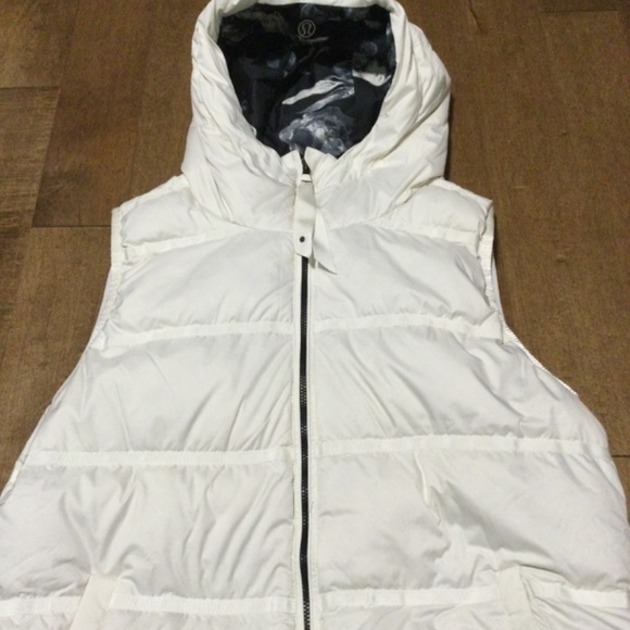 Womens reversible puffer vest (lululemon) - Picture 2 of 4